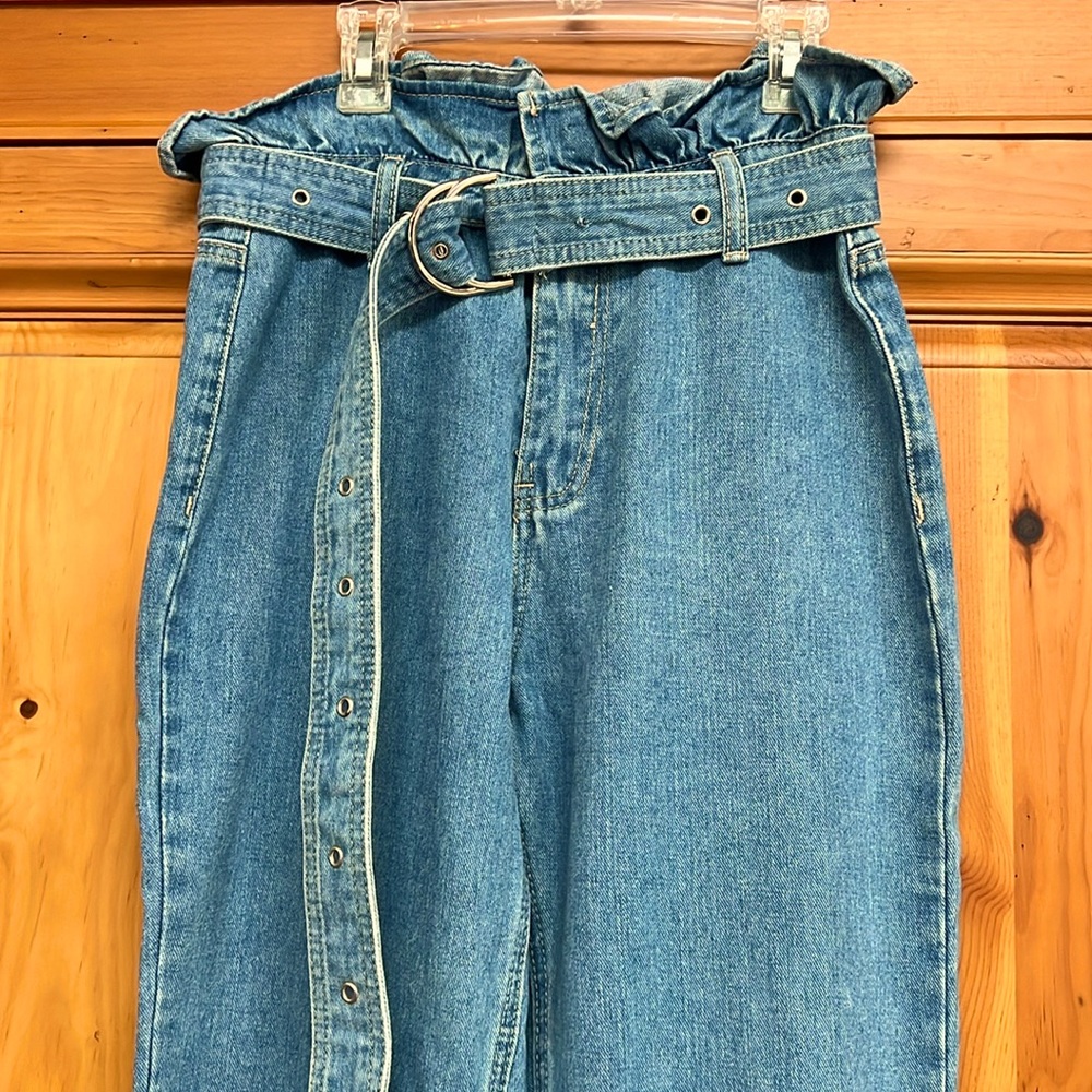 New Riot, high rise, mom jean